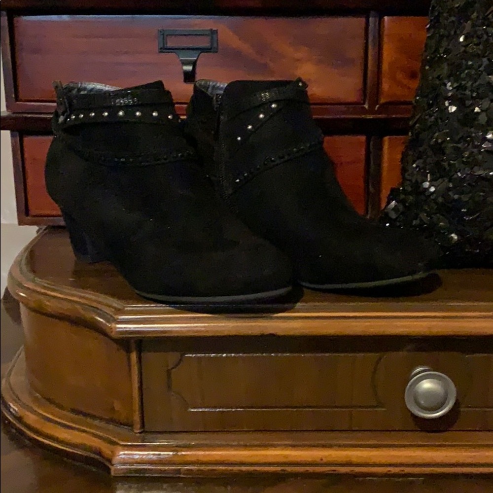 Girls shoe booties